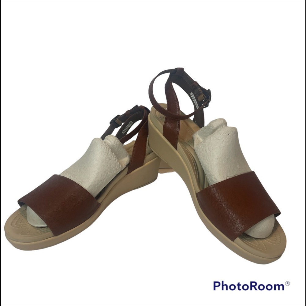 GUC CROCS Brown Leather Leigh Ann Wedge Strappy Sandal Heel Ankle Strap 10